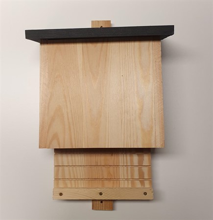 Bat house with dark roof - Naturemind